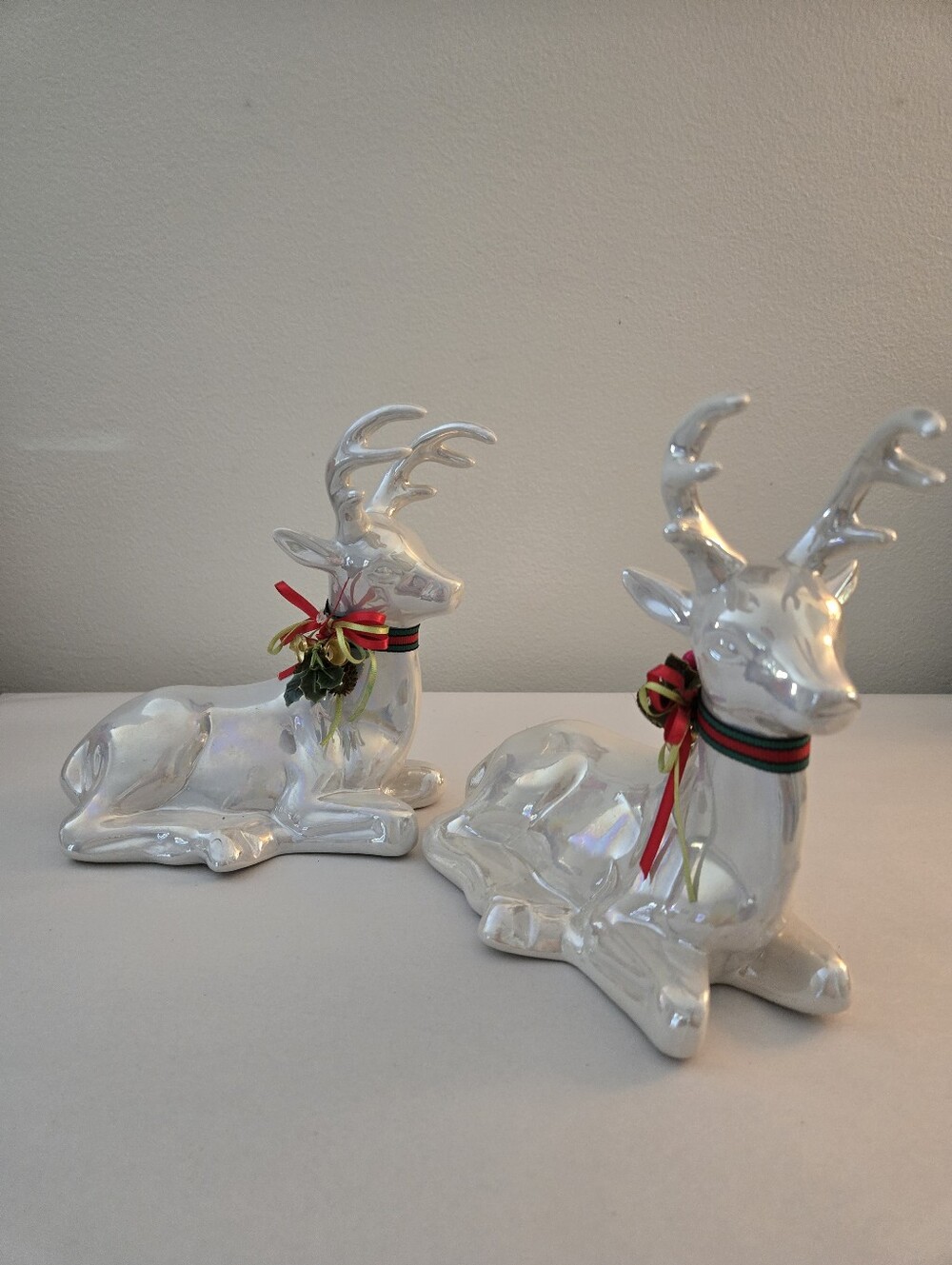 VTG Artmark Lusterware Ceramic Iridescent Reindeer Christmas Shelf Sitters X2